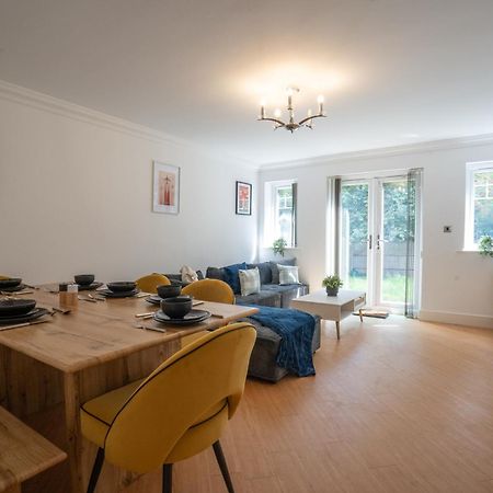 Emirates House, Luxe 5 Bed, With King Sized Beds, Next To Aiport & Nec, Jlr 5 Mins Villa Marston Green Exteriör bild