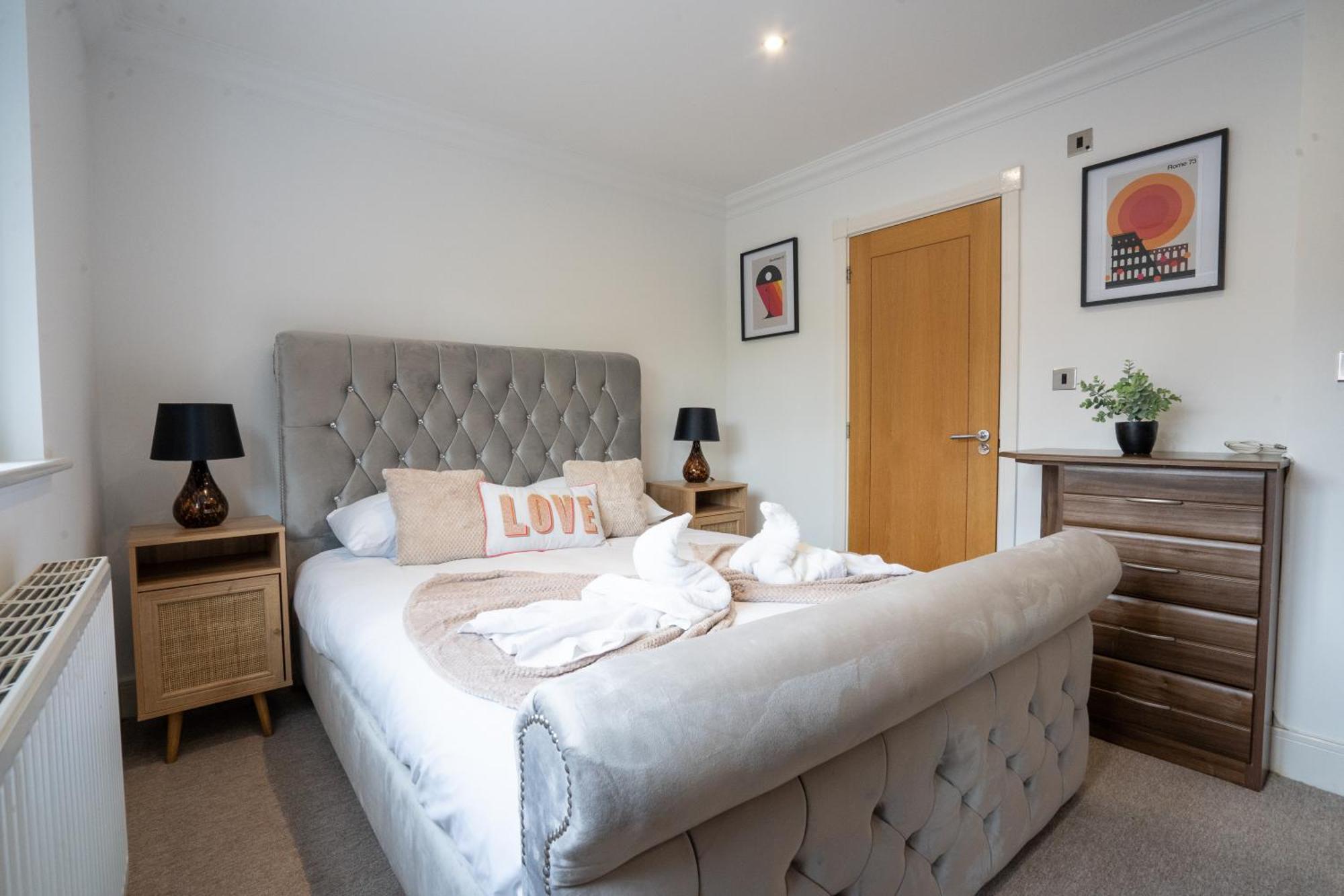 Emirates House, Luxe 5 Bed, With King Sized Beds, Next To Aiport & Nec, Jlr 5 Mins Villa Marston Green Exteriör bild