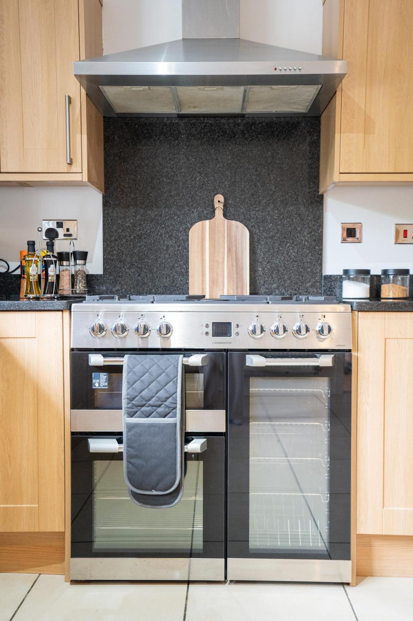 Emirates House, Luxe 5 Bed, With King Sized Beds, Next To Aiport & Nec, Jlr 5 Mins Villa Marston Green Exteriör bild