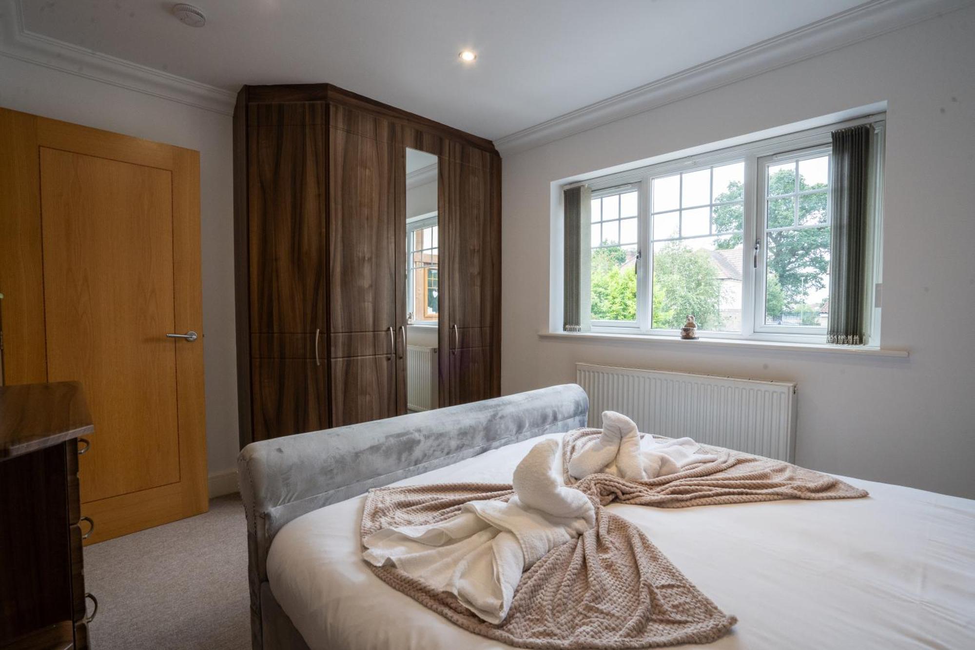 Emirates House, Luxe 5 Bed, With King Sized Beds, Next To Aiport & Nec, Jlr 5 Mins Villa Marston Green Exteriör bild