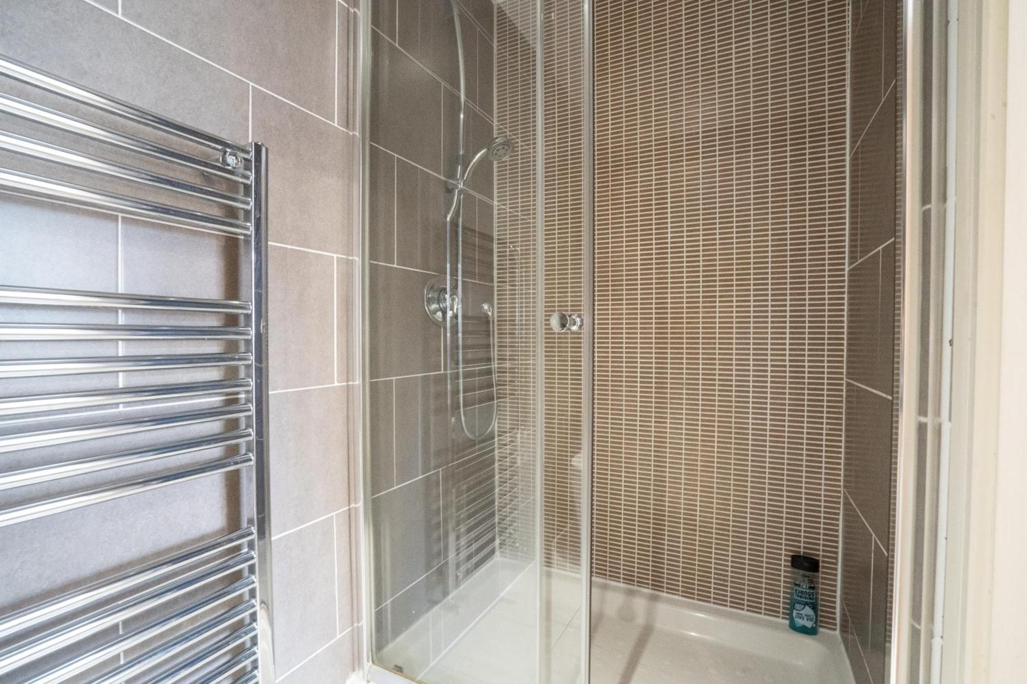 Emirates House, Luxe 5 Bed, With King Sized Beds, Next To Aiport & Nec, Jlr 5 Mins Villa Marston Green Exteriör bild