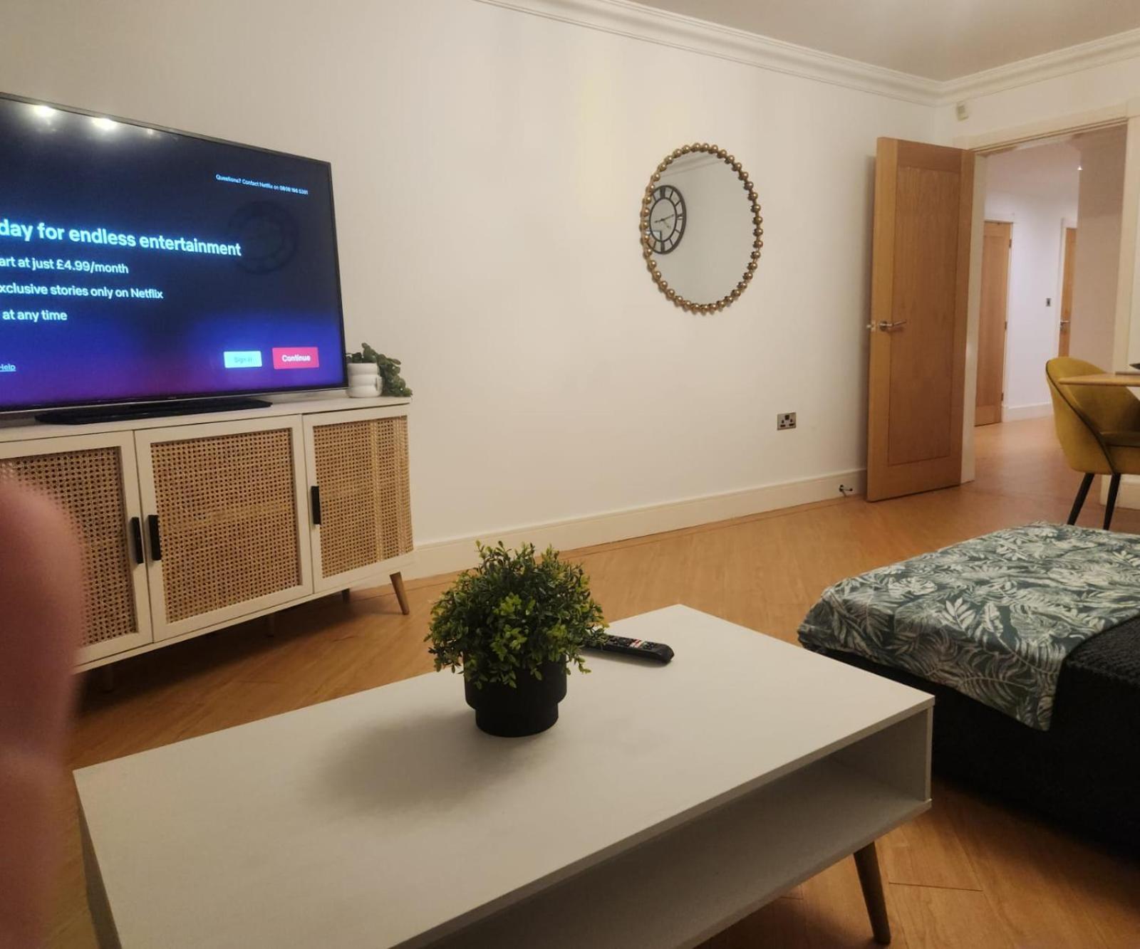 Emirates House, Luxe 5 Bed, With King Sized Beds, Next To Aiport & Nec, Jlr 5 Mins Villa Marston Green Exteriör bild